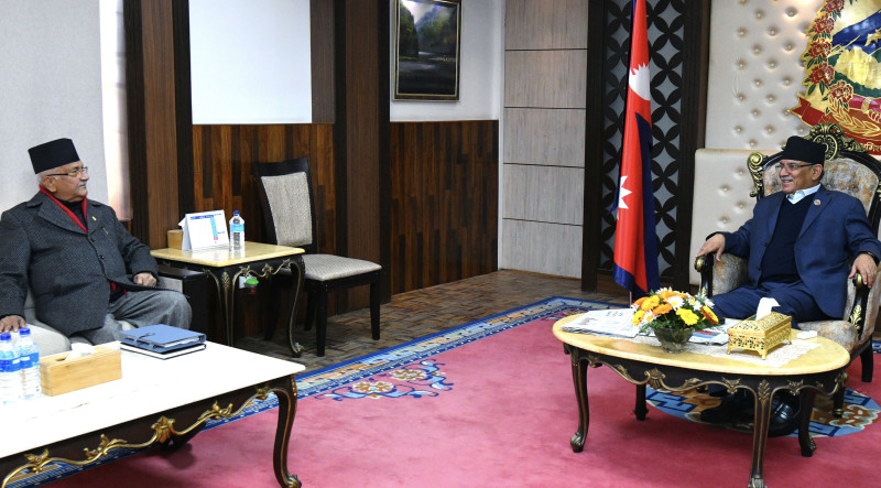 दाहाल–ओलीबीच लगातार भेटवार्ता, किन हुँदैछ मन्त्रिपरिषद् विस्तारमा ढिलाइ ?